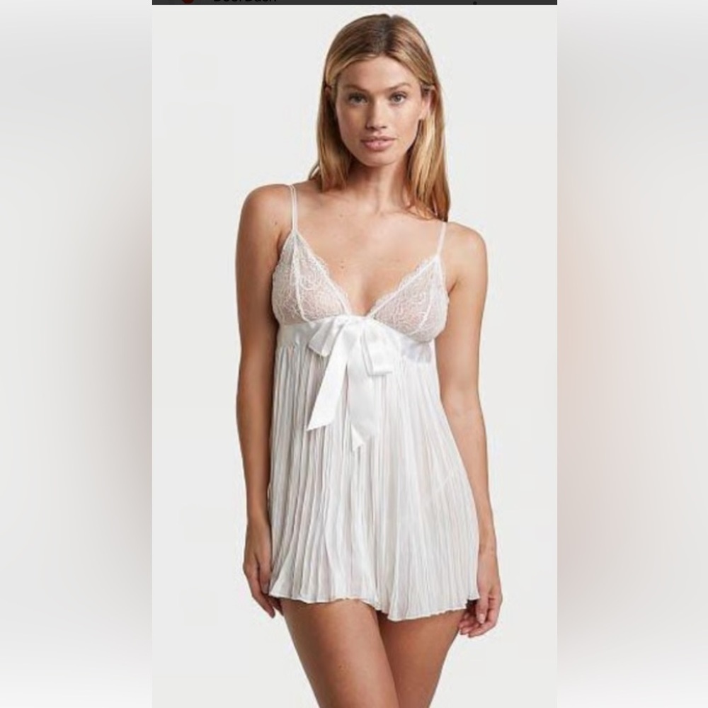 Victoria's Secret Very SexyWhite Lace Babydoll